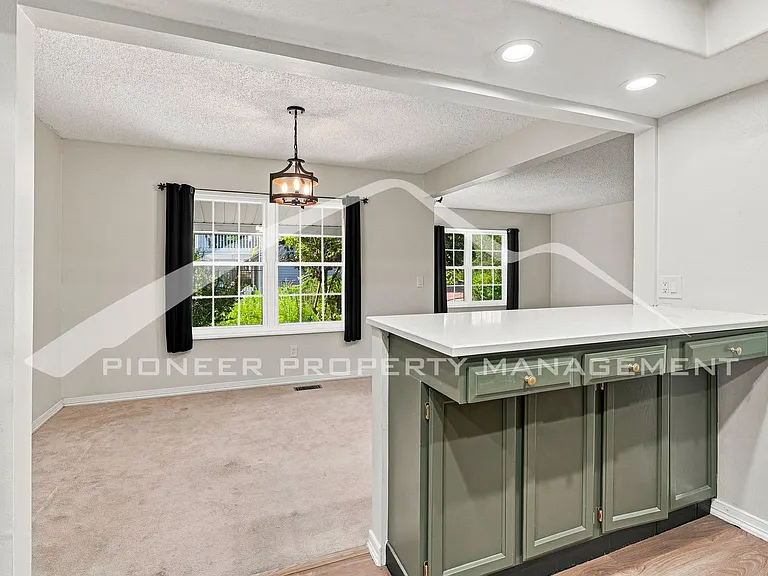 2598 S Vaughn Way #B — Photo 10