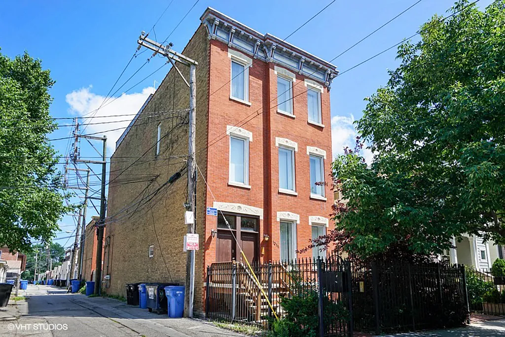 Building Photo - 1311 N. Damen Ave.