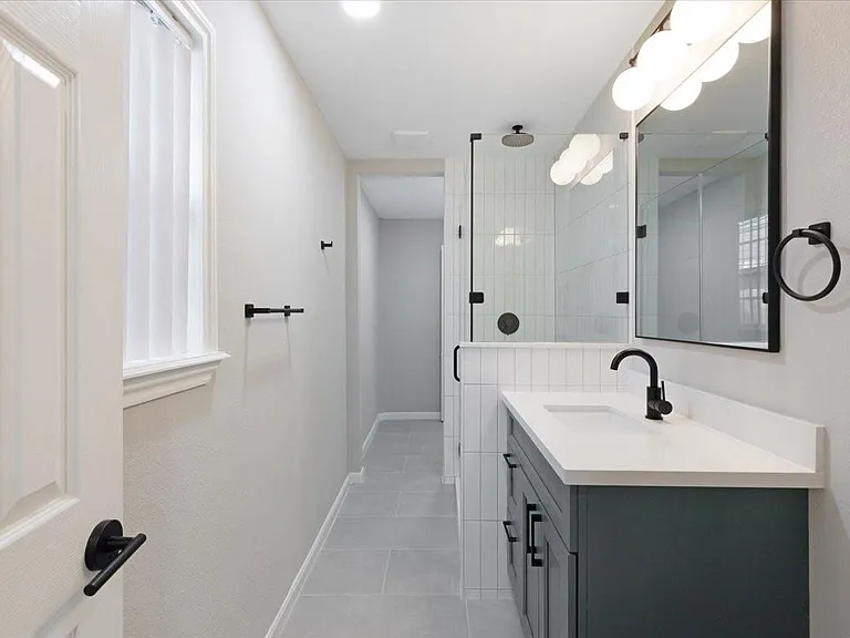 234 W 27th St #3 — Photo 6