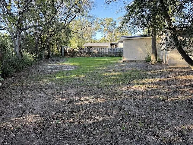 3 bed, 1.0 bath, 1125 sqft, $1,295 — Photo 3
