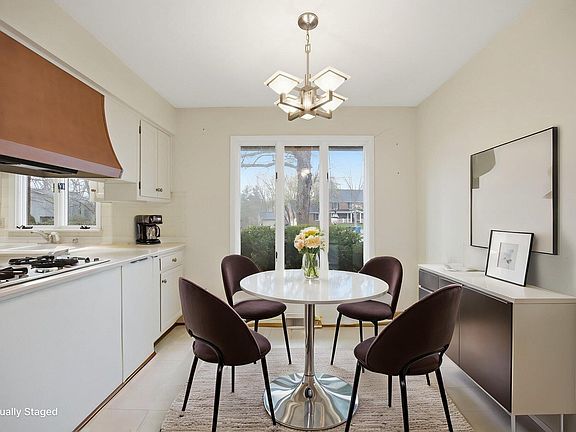 32nd image of 2044 Manor Dr