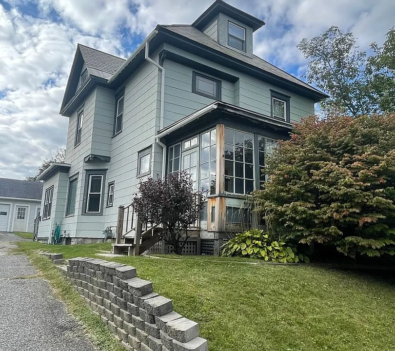 59 Kemp Ave