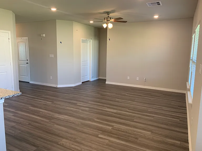 2111 Chief St — Photo 10