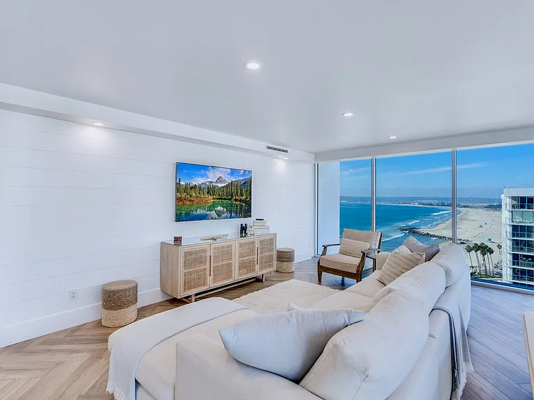 1760 Avenida Del Mundo #Penthouse 03 — Photo 3