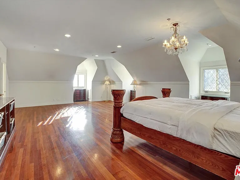 5805 Foxview Dr — Photo 29