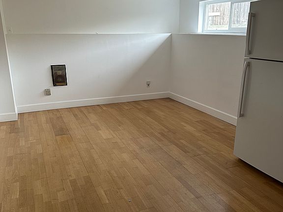 5th image of 632 44th Ave
