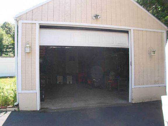 Garage/Workshop