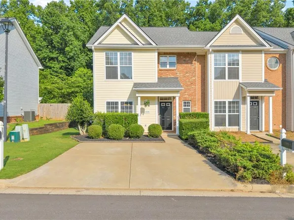 207 Pearl Chambers Dr, Dawsonville, GA 30534