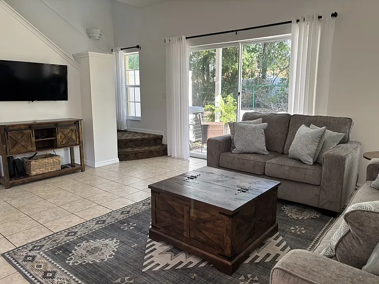 1037 Park Ridge Cir — Photo 24