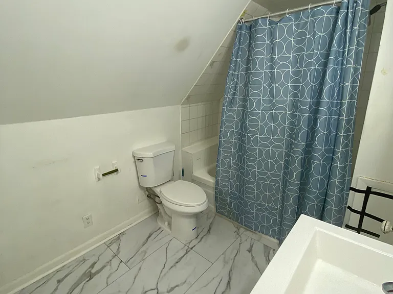 1 Ingersoll Ave #E — Photo 3