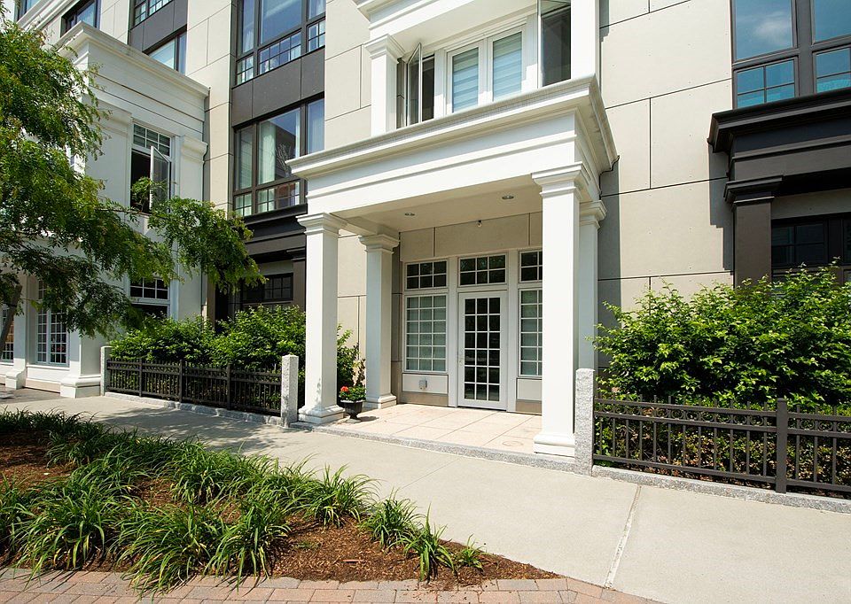 1st image of 10 Shipyard Dr #102