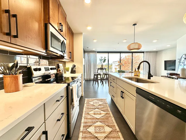 201 E Front St — Photo 12