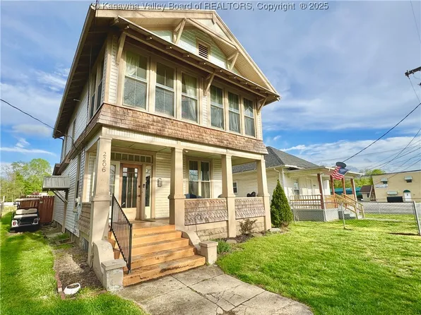 2206 Jefferson Ave, Point Pleasant, WV 25550