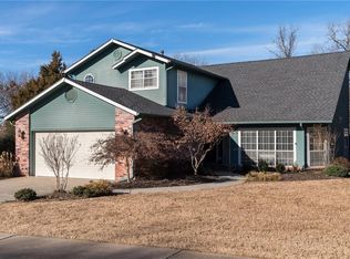 2880 E Birdie Dr, Fayetteville, AR 72703