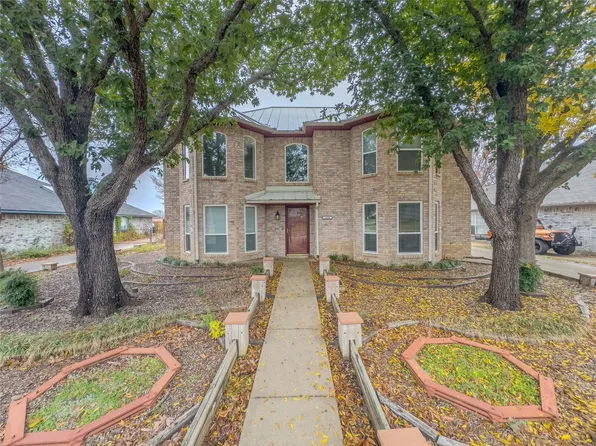 1340 Middleton Dr, Cedar Hill, TX 75104