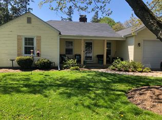 921 S 7th St, St Charles, IL 60174