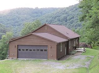 222 Woods Run, Slatyfork, WV 26291