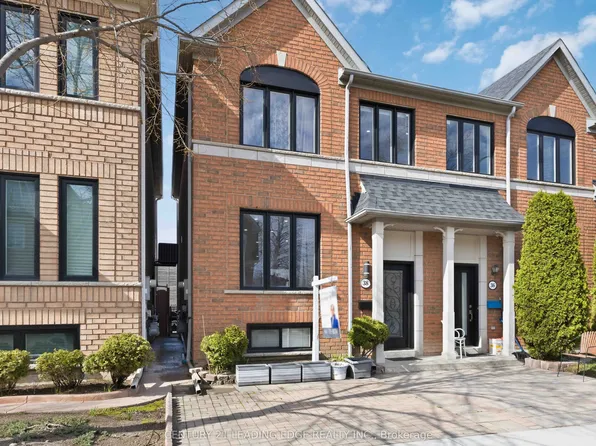 38 Viella St, Toronto, ON M6N 5C8