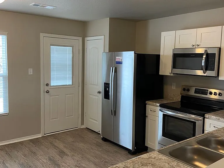 3622 Hargis Dr — Photo 5