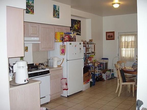 Lower leval kitchen