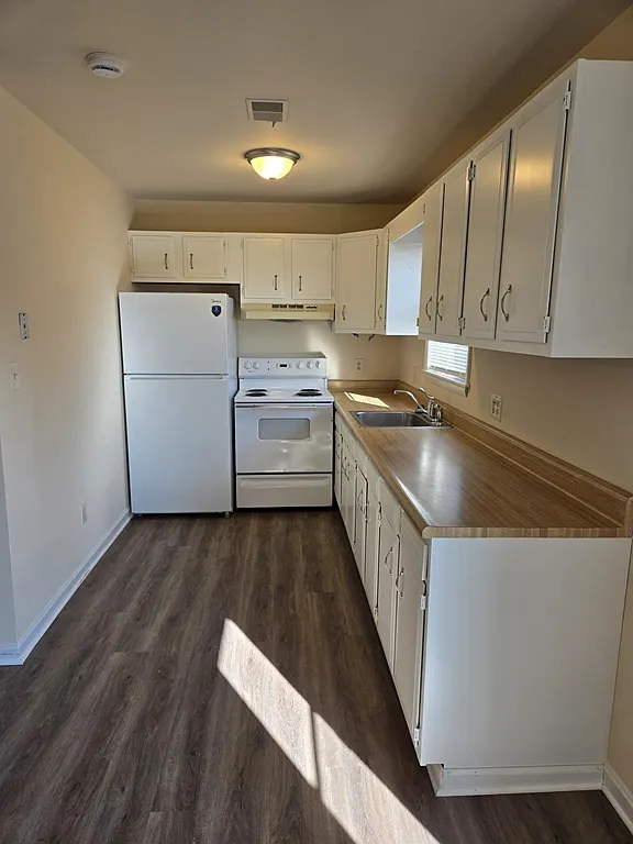 3 bed, 1.0 bath, 1000 sqft, $1,675 — Photo 4