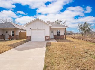 202 E Henderson St, Itasca, TX 76055