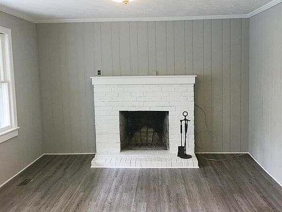 2nd image of 209 Pine Valley Rd
