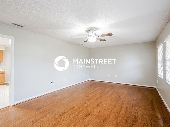 4th image of 603 Crockett Dr