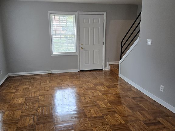 2nd image of 740 N Monroe St APT 3
