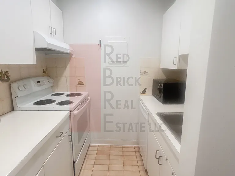 7 Follen St #3 — Photo 3