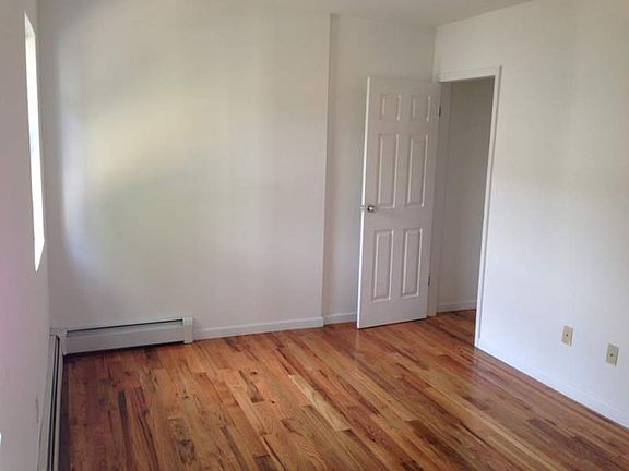 4th image of 789 E 169th St