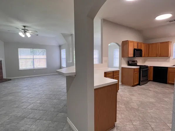 5818 Toddington Rd, Humble, TX 77346