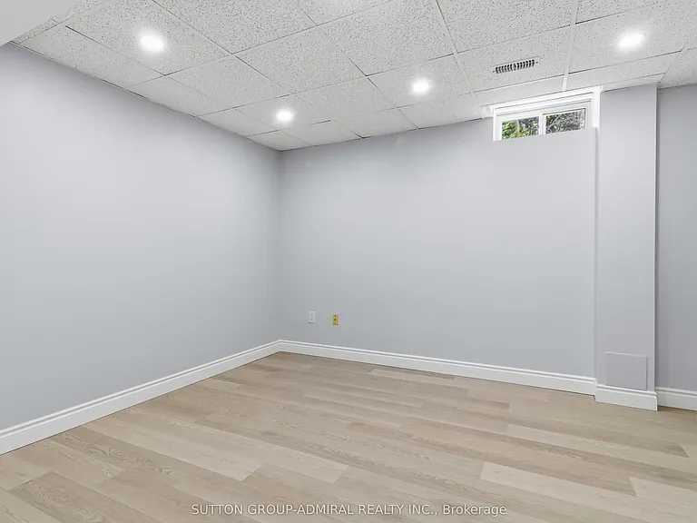 21 Kersey Cres — Photo 36