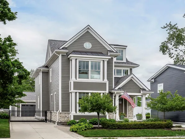 1421 Holland St, Birmingham, MI 48009