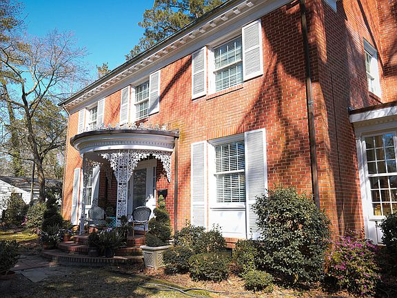 3rd image of 131 Fuller Street