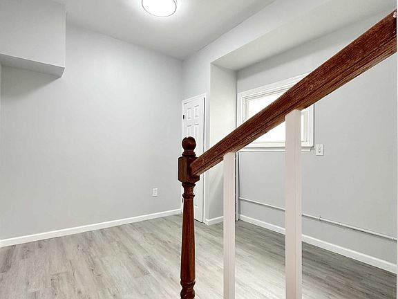 4th image of 668 Travis Ave #1F