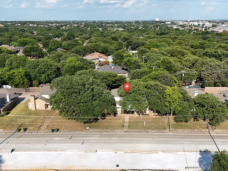 1620 Brown Trl — Photo 1