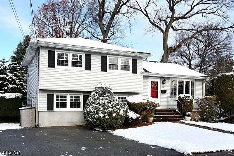 1st image of 82 Kuhn Dr