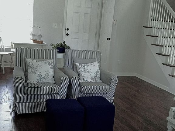 3rd image of 1025 Cobblestone Blvd