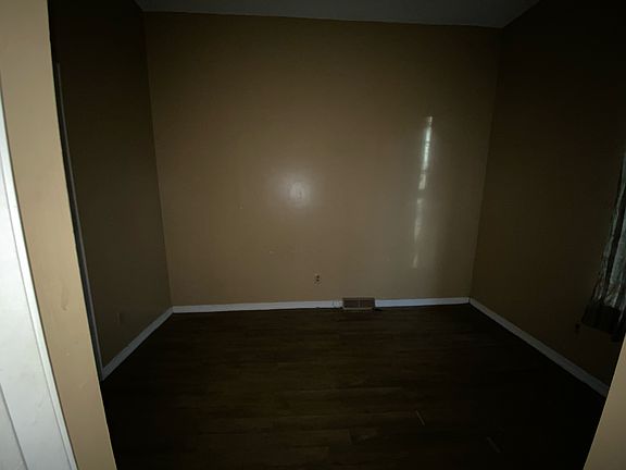 5th image of 2329 S Crysler Ave #11373969