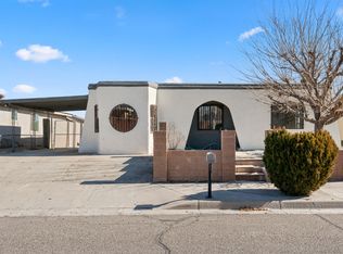 324 Sesame St SW, Albuquerque, NM 87121
