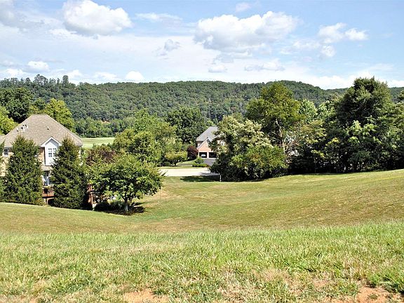 2nd image of 6980 Pinehurst Pl