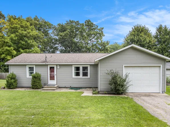 312 N Cedar St, Schoolcraft, MI 49087