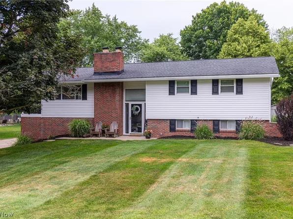 1636 Tuscarawas Ave, Coshocton, OH 43812