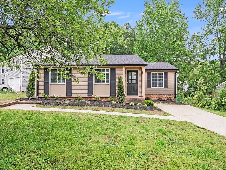 5001 Forest Mountain Ct — Photo 2