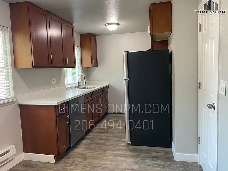 Centrally Located Apartments in Burien! — Photo 7