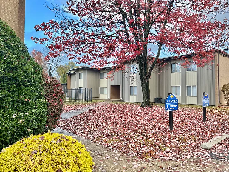 Glenview Apartments — Photo 134