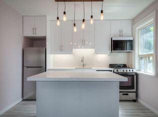 135 Jane St #2, Toronto, ON M6S3Y7