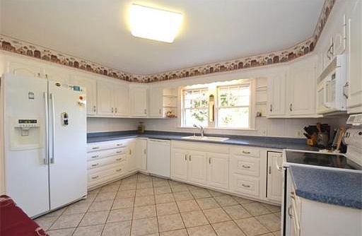 3rd image of 431 Merriam Ave