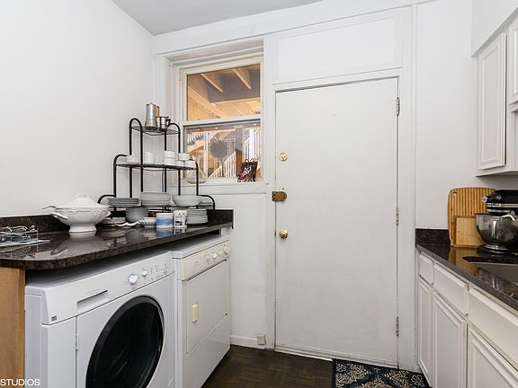 5th image of 3519 N Pine Grove Ave APT 1N